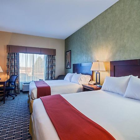 Holiday Inn Express Hotel & Suites Youngstown North-Warren/Niles By Ihg Екстериор снимка