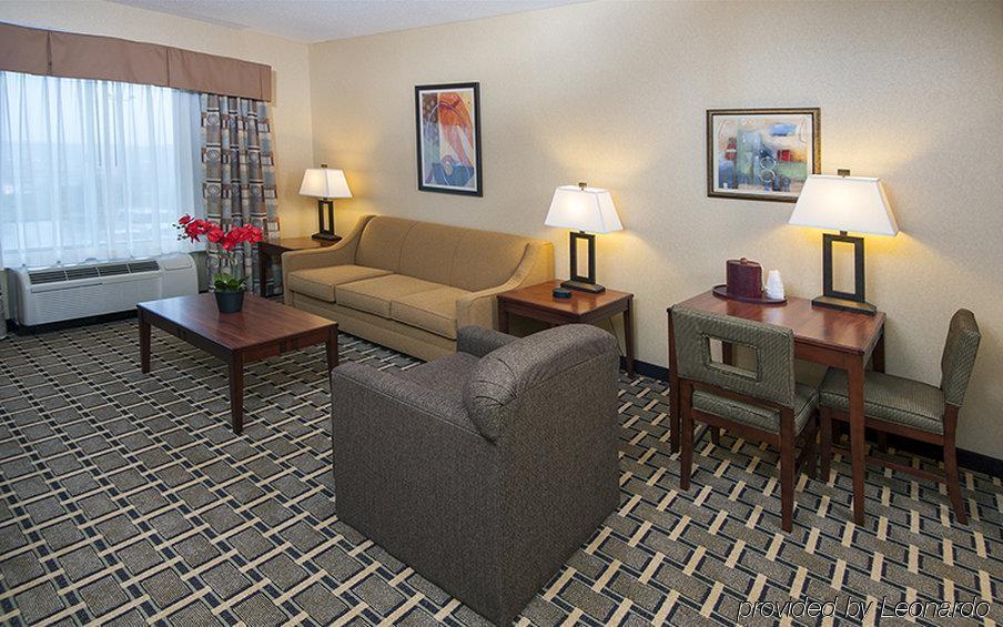 Holiday Inn Express Hotel & Suites Youngstown North-Warren/Niles By Ihg Стая снимка