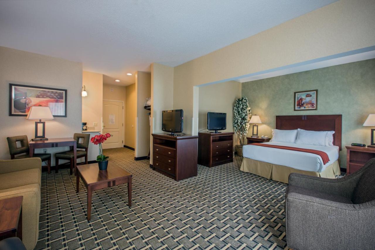 Holiday Inn Express Hotel & Suites Youngstown North-Warren/Niles By Ihg Екстериор снимка