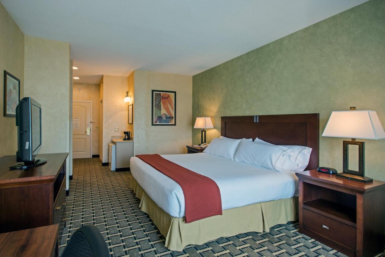 Holiday Inn Express Hotel & Suites Youngstown North-Warren/Niles By Ihg Екстериор снимка
