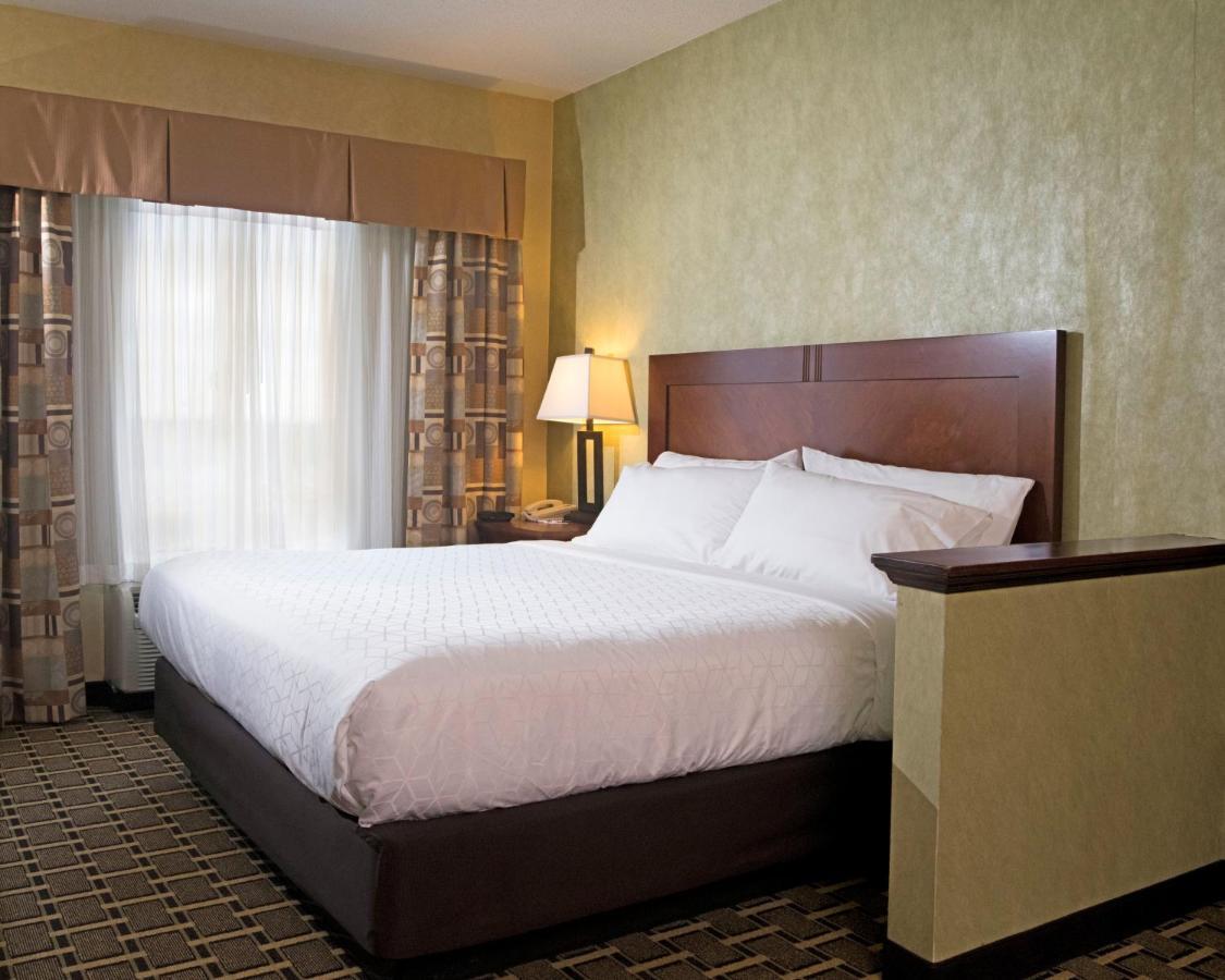 Holiday Inn Express Hotel & Suites Youngstown North-Warren/Niles By Ihg Екстериор снимка
