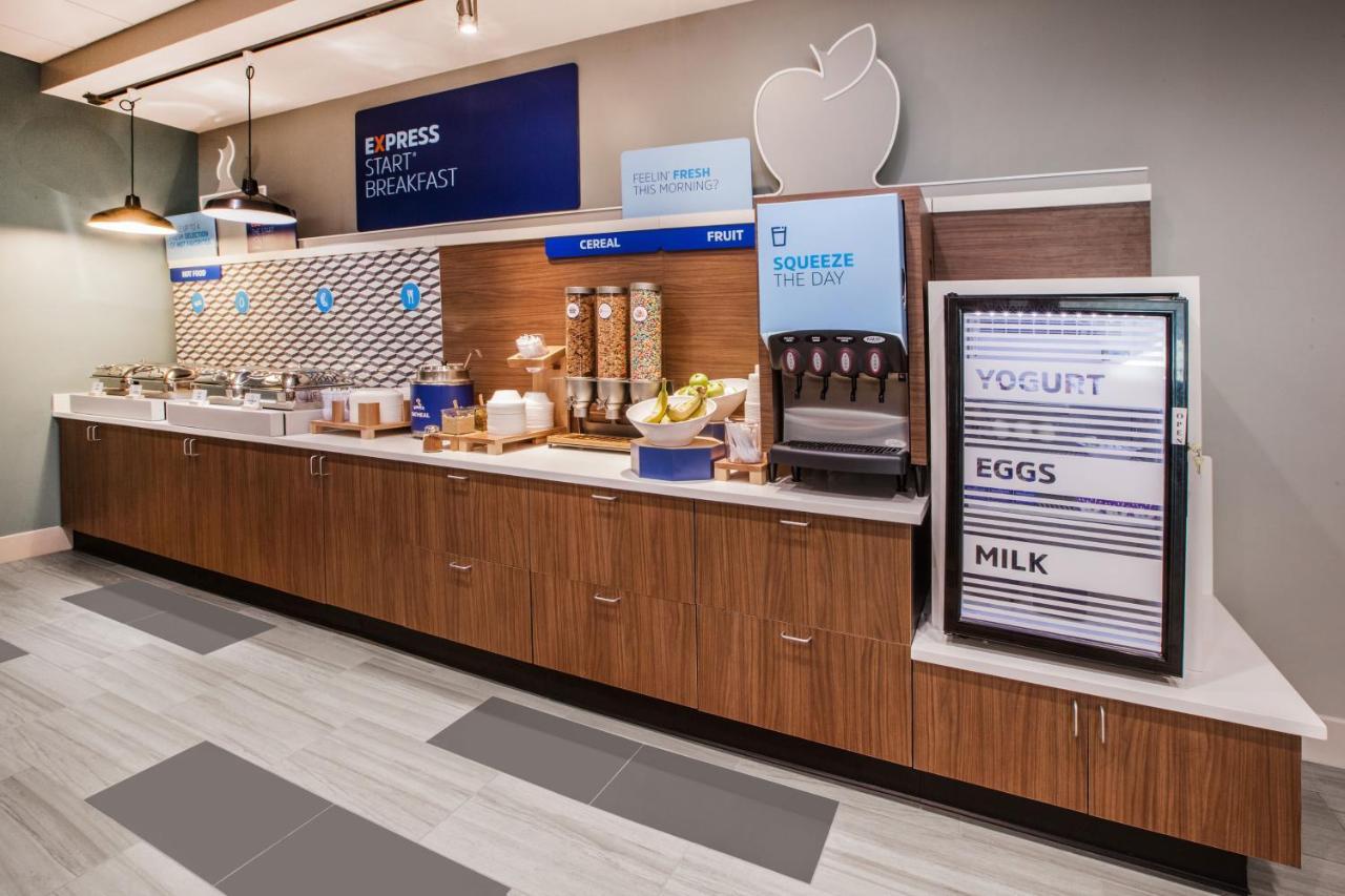 Holiday Inn Express Hotel & Suites Youngstown North-Warren/Niles By Ihg Екстериор снимка